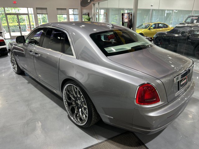 Used 2010 Rolls-Royce Ghost RWD image 32