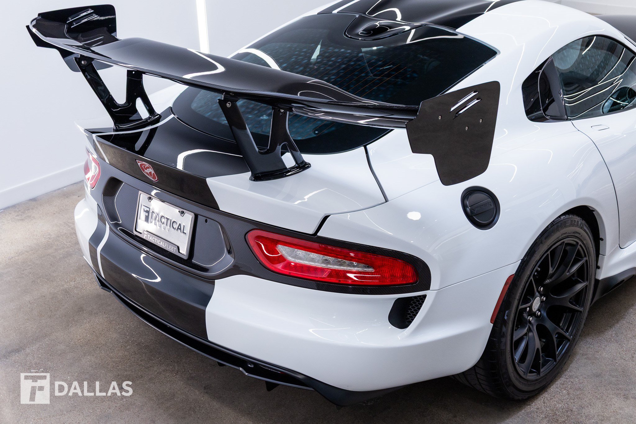 Used 2017 Dodge Viper ACR w/ Extreme Aero Package RWD image 16