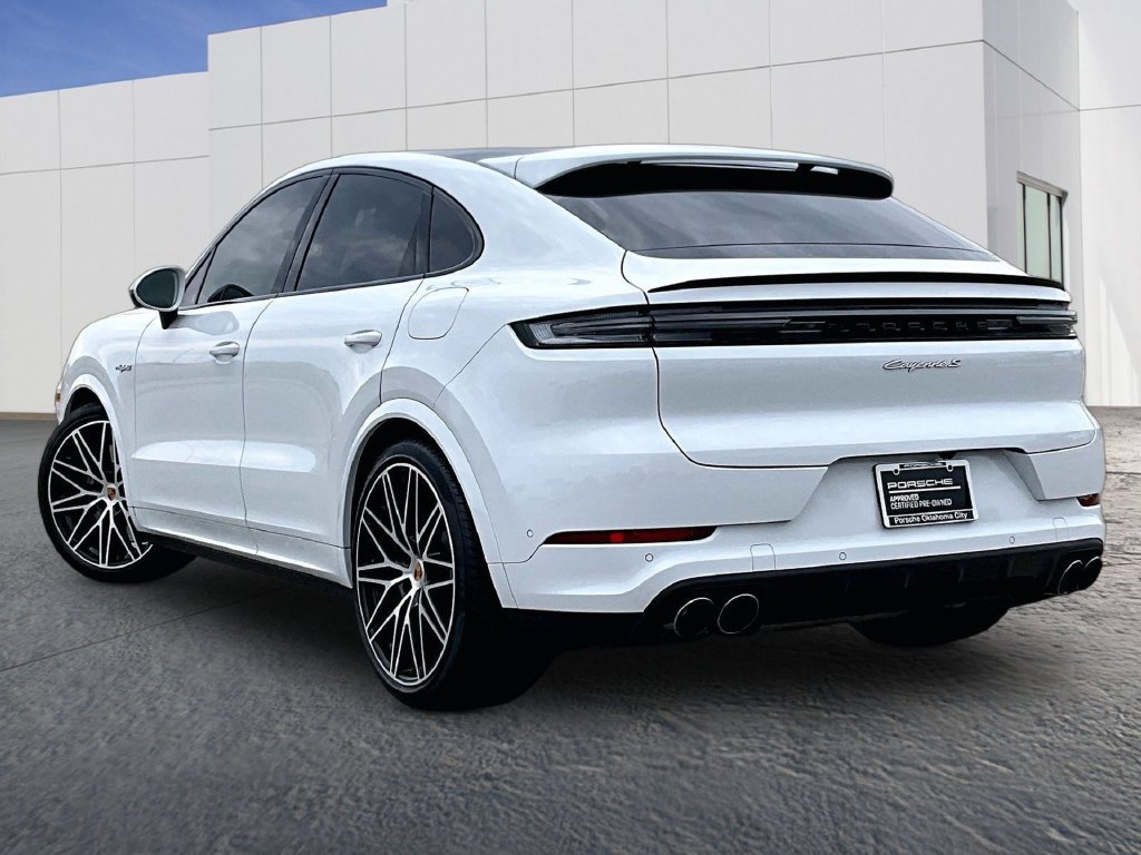 Certified 2025 Porsche Cayenne S AWD/4WD image 3