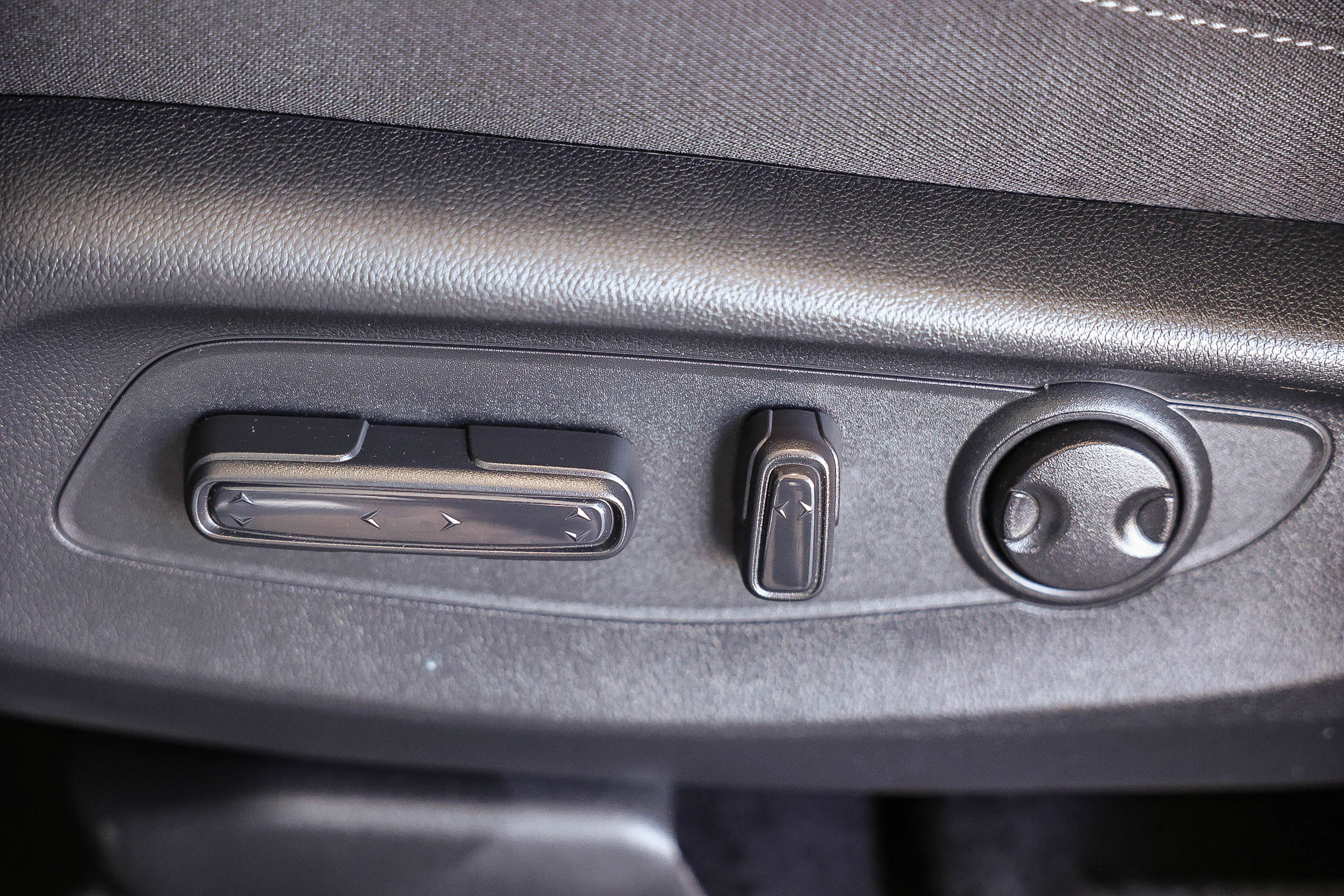 Used 2025 Honda CR-V EX image 27