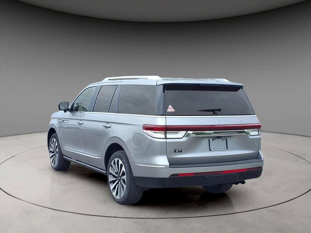 New 2024 Lincoln Navigator Reserve AWD/4WD image 3