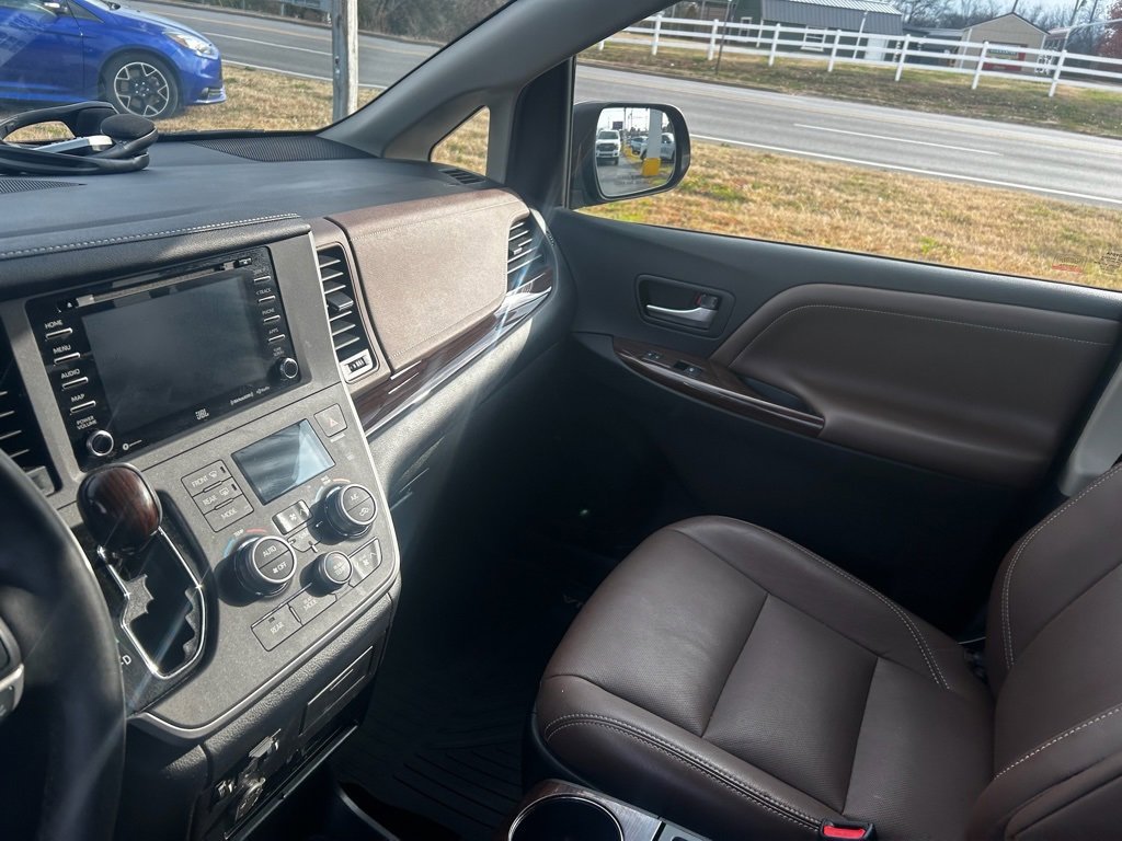 Used 2020 Toyota Sienna Limited Premium image 12