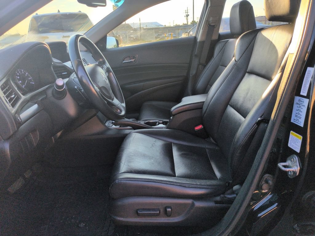 Used 2013 Acura ILX w/ Premium Package FWD image 10