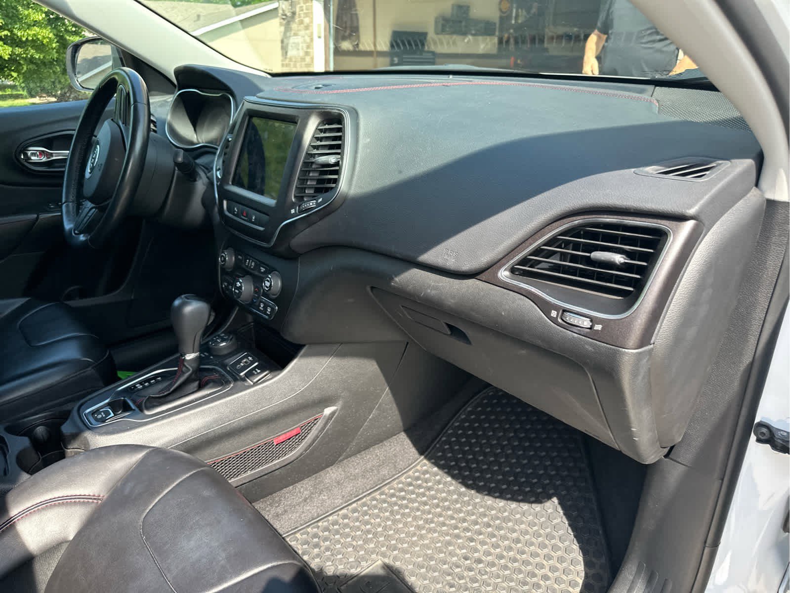 Used 2021 Jeep Cherokee Trailhawk w/ Trailer Tow Group AWD/4WD image 5