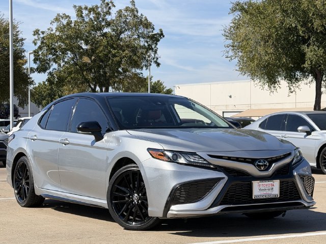Used 2024 Toyota Camry XSE FWD image 2