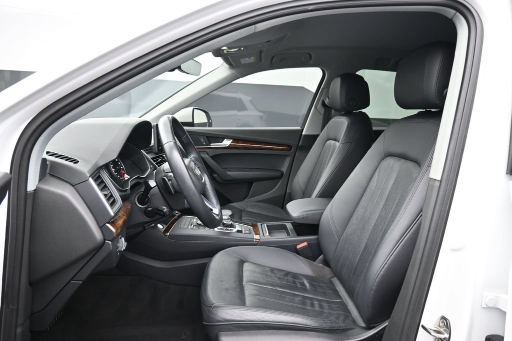 Used 2018 Audi Q5 2.0T Premium w/ Convenience Package AWD/4WD image 10