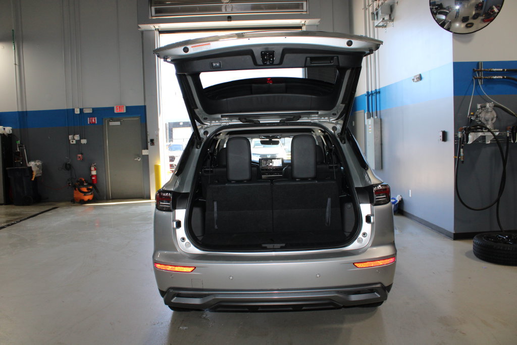 Used 2025 Mitsubishi Outlander SE AWD/4WD image 25