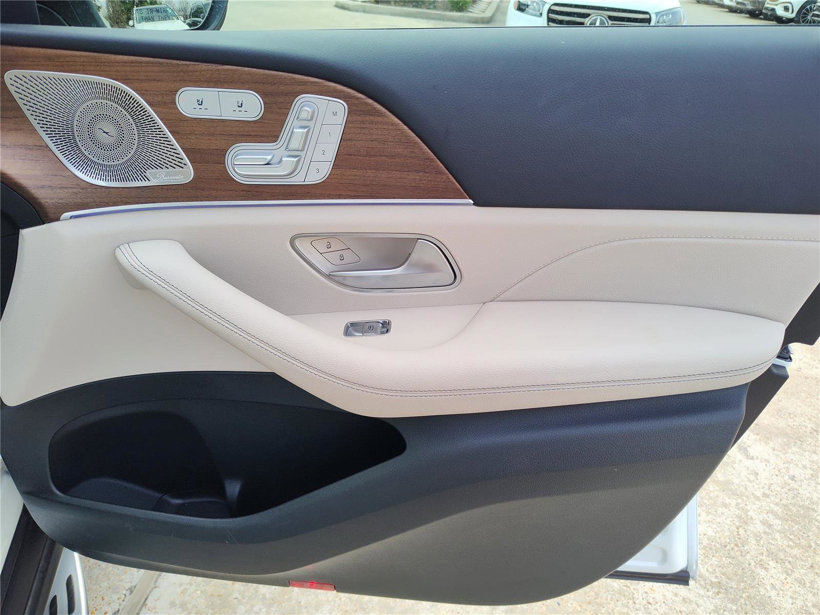 Certified 2025 Mercedes-Benz GLS 450 4MATIC image 25