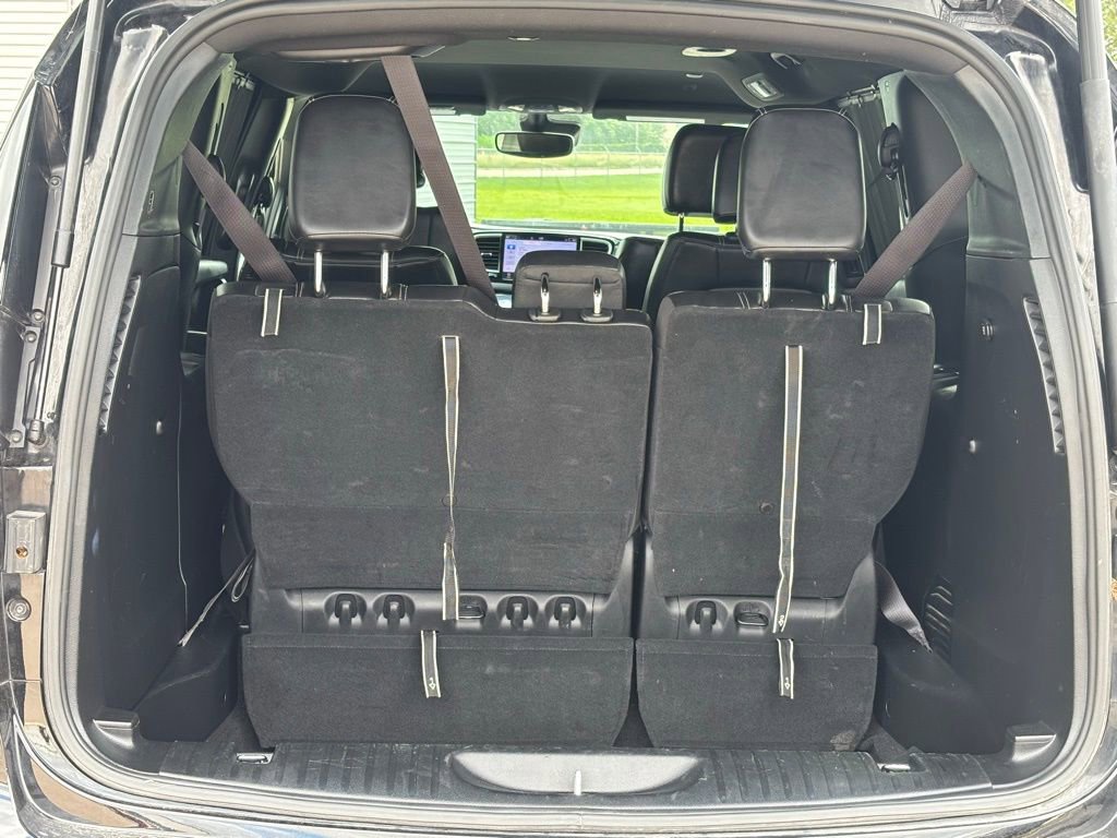 Used 2025 Chrysler Pacifica Select FWD image 6