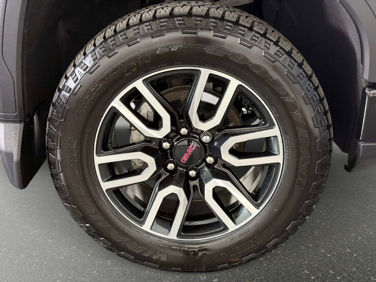 Used 2024 GMC Sierra 1500 AT4 w/ Technology Package AWD/4WD image 20