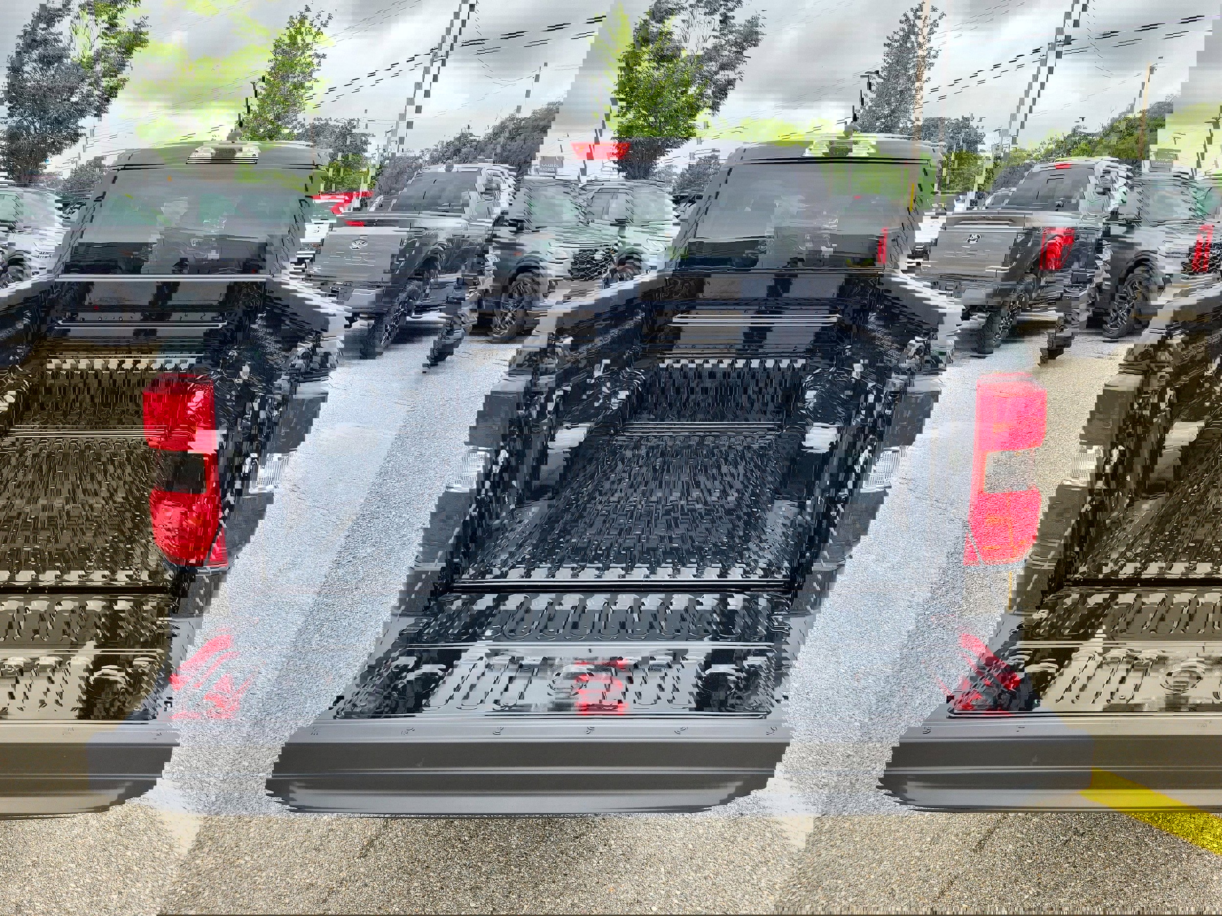 New 2025 Ford Maverick XL image 7