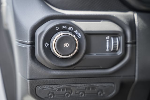 Used 2025 Jeep Wrangler Unlimited Rubicon AWD/4WD image 44