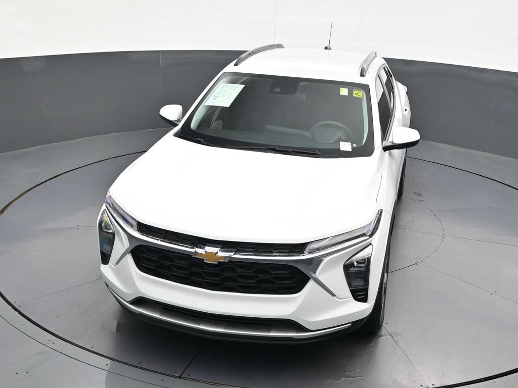 Used 2025 Chevrolet Trax LT FWD image 22