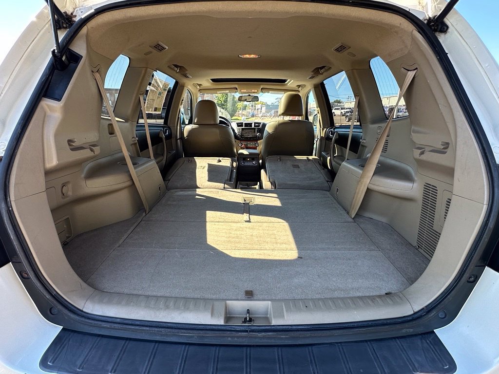 Used 2010 Toyota Highlander Limited w/ Extra Value Pkg 8 AWD/4WD image 32