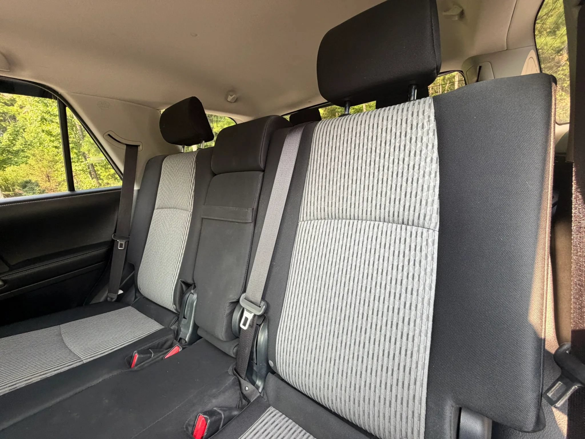 Used 2015 Toyota 4Runner SR5 RWD image 17