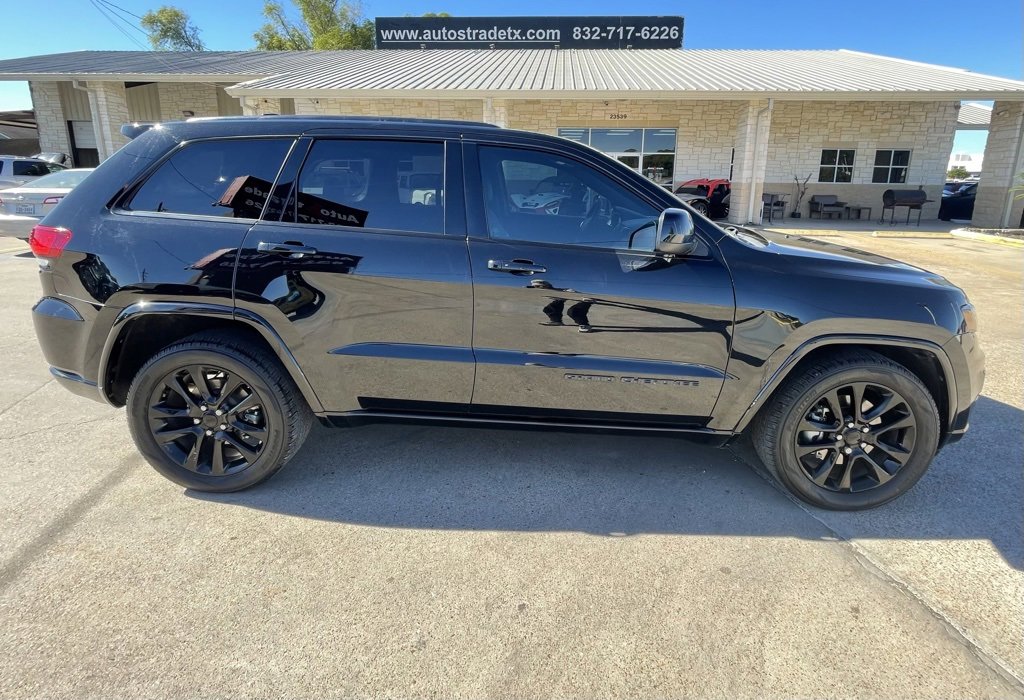 Used 2021 Jeep Grand Cherokee Laredo X image 8