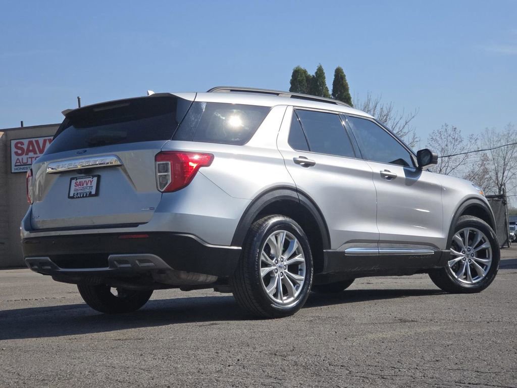 Used 2020 Ford Explorer XLT w/ Equipment Group 202A image 18