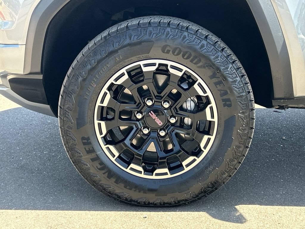 Used 2026 GMC Canyon AT4 AWD/4WD image 32