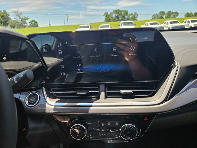 New 2026 Chevrolet Trax ACTIV w/ Sunroof Package FWD image 17
