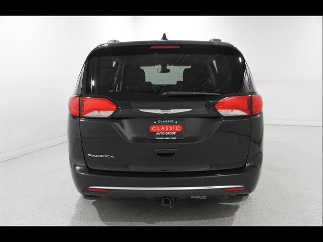 Used 2017 Chrysler Pacifica Touring-L FWD image 22