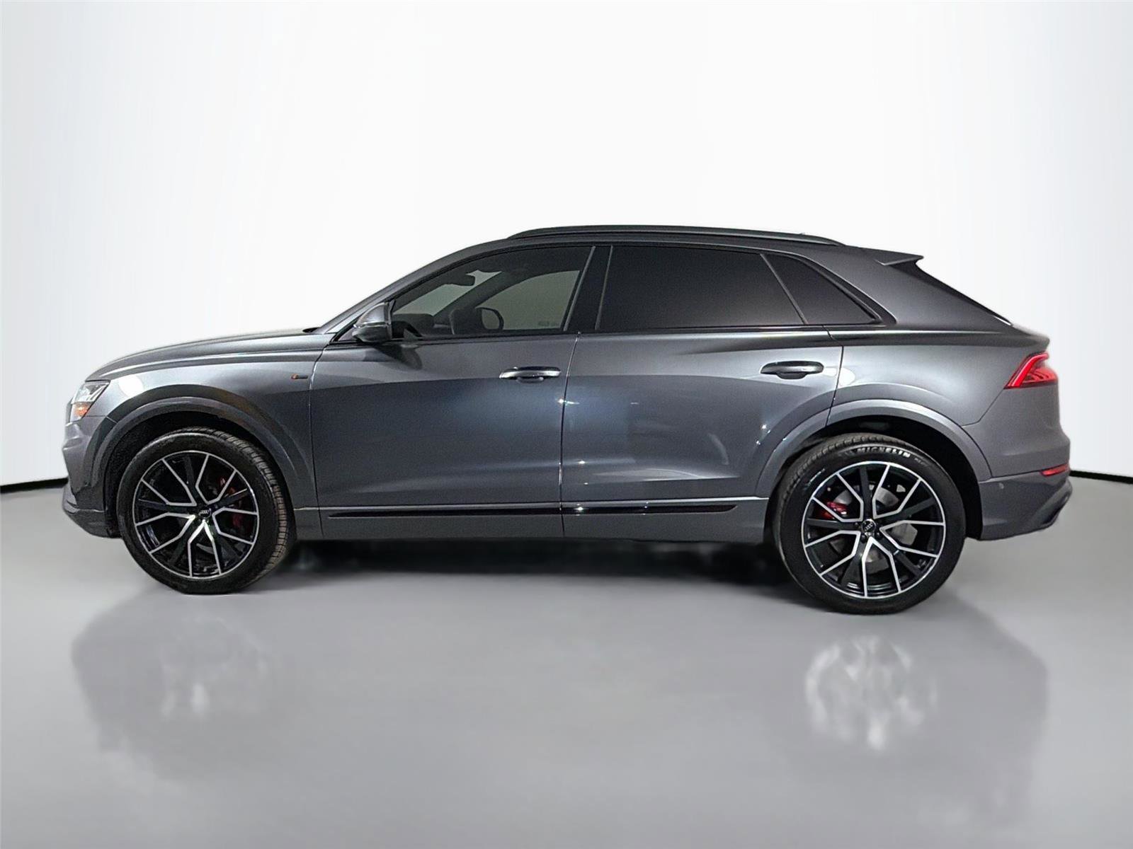 Used 2020 Audi Q8 Prestige w/ Prestige Package AWD/4WD image 2