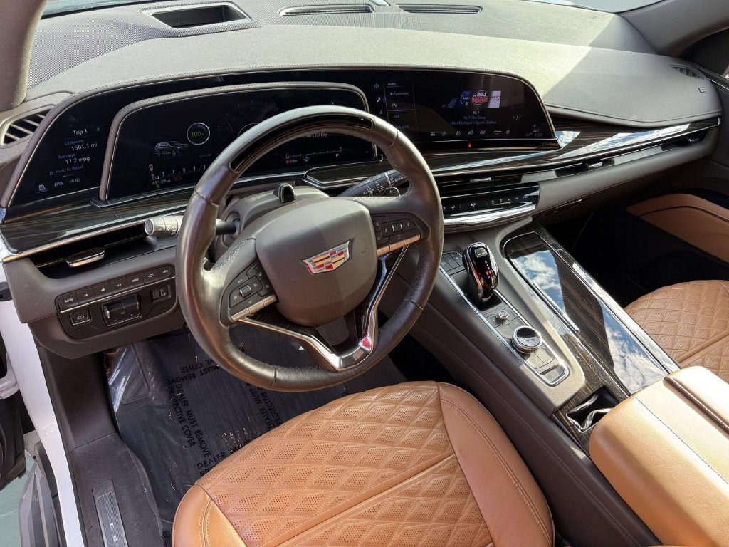 Used 2024 Cadillac Escalade Sport w/ Touring Package AWD/4WD image 11