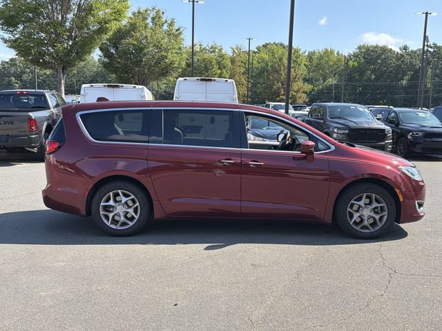 Used 2018 Chrysler Pacifica Touring Plus w/ Tire & Wheel Group FWD image 13