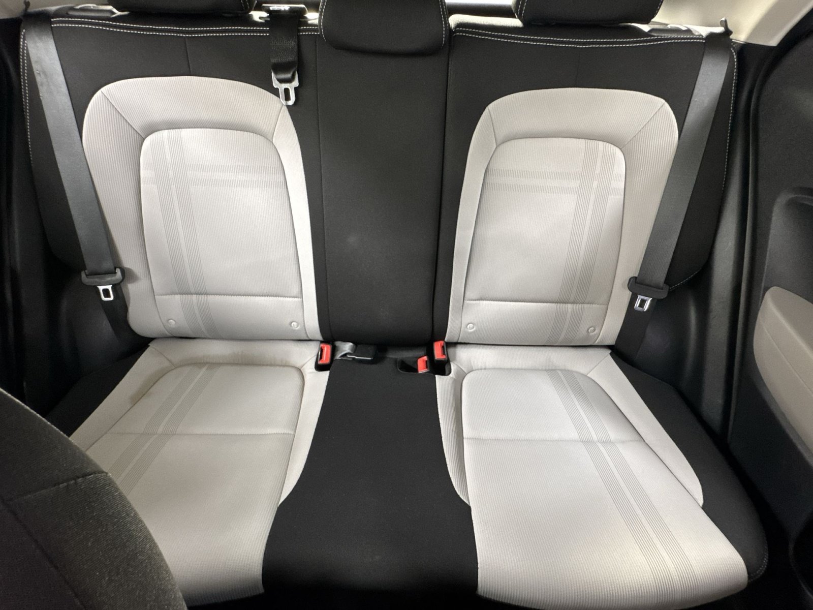 Used 2025 Hyundai Venue SEL FWD image 15