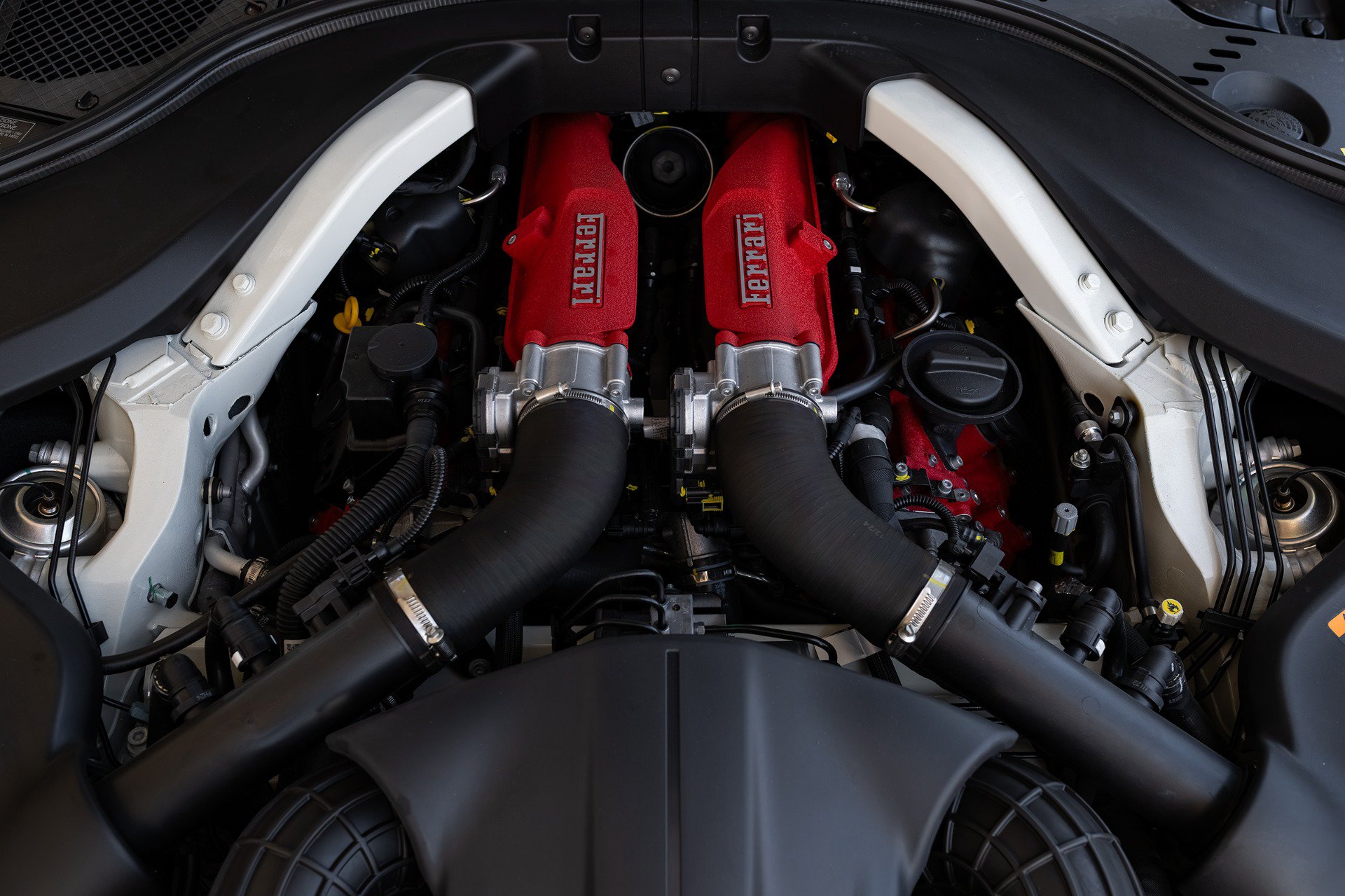 Used 2025 Ferrari Roma Spider RWD image 67