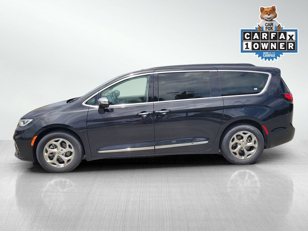 Used 2023 Chrysler Pacifica Limited FWD image 7