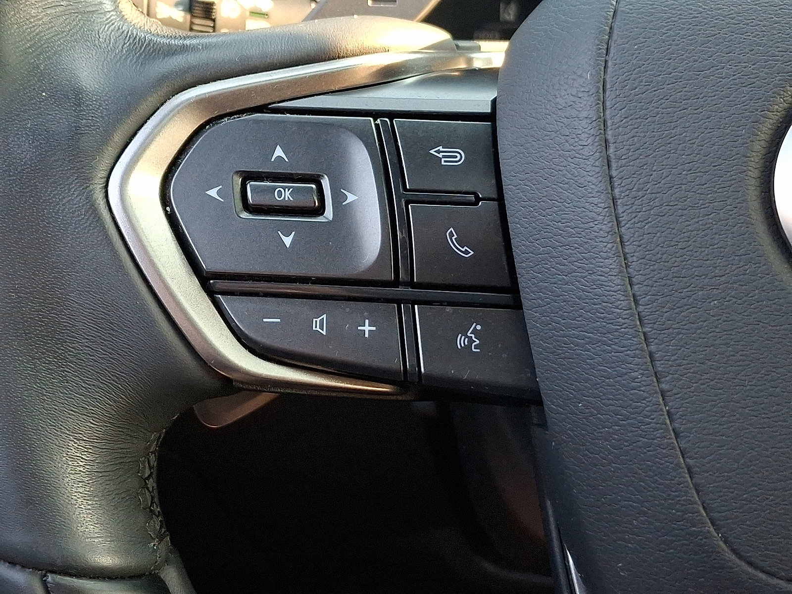 Certified 2023 Lexus RX 350h w/ Accessory Package (2T) AWD/4WD image 22