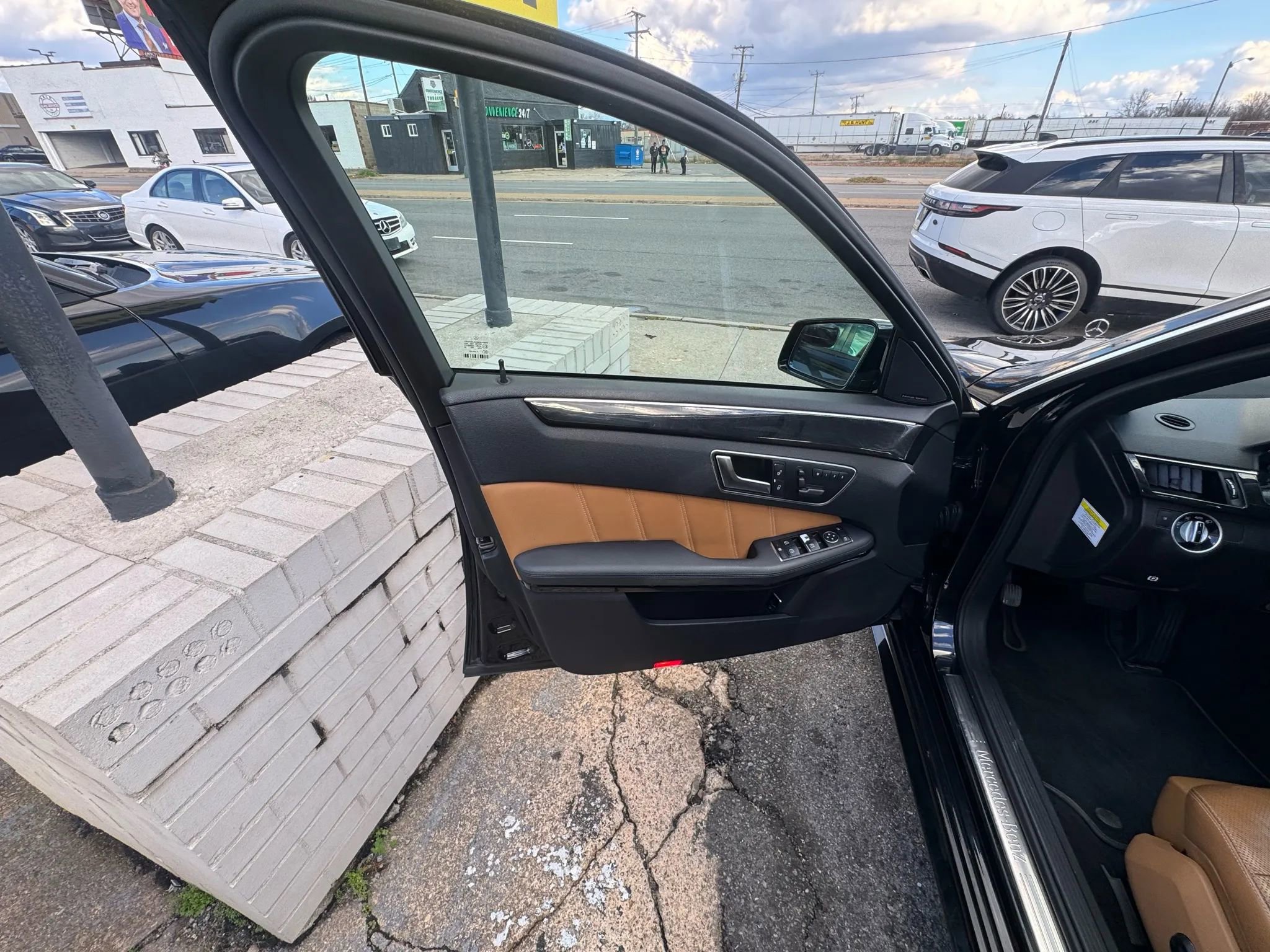 Used 2013 Mercedes-Benz E 350 4MATIC Wagon image 11