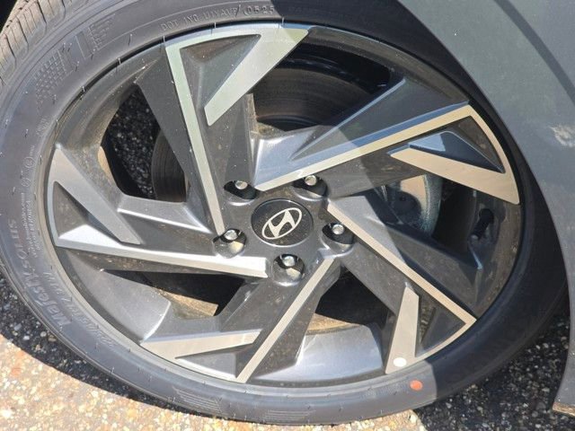 New 2025 Hyundai Elantra Sport image 19