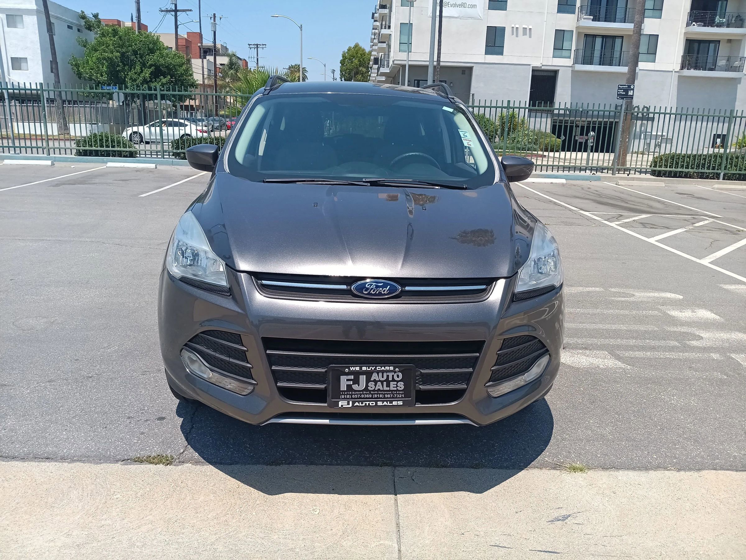 Used 2016 Ford Escape SE image 2