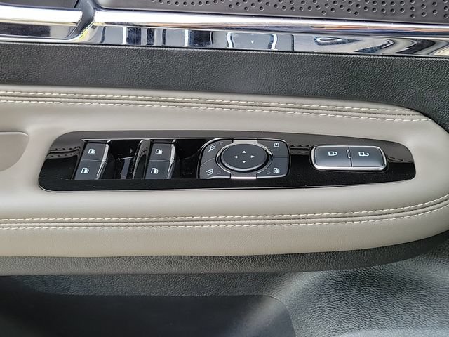Certified 2025 Lincoln Corsair FWD image 17