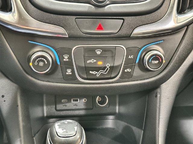 Used 2020 Chevrolet Equinox LT AWD/4WD image 17