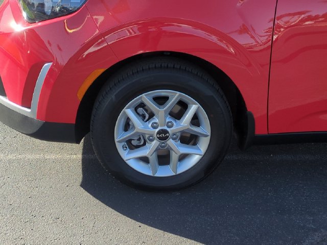 Certified 2025 Kia Soul LX w/ LX Technology Package FWD image 11