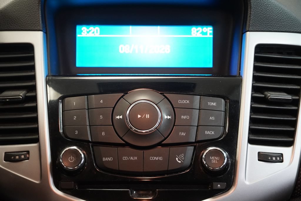 Used 2015 Chevrolet Cruze LT FWD image 19