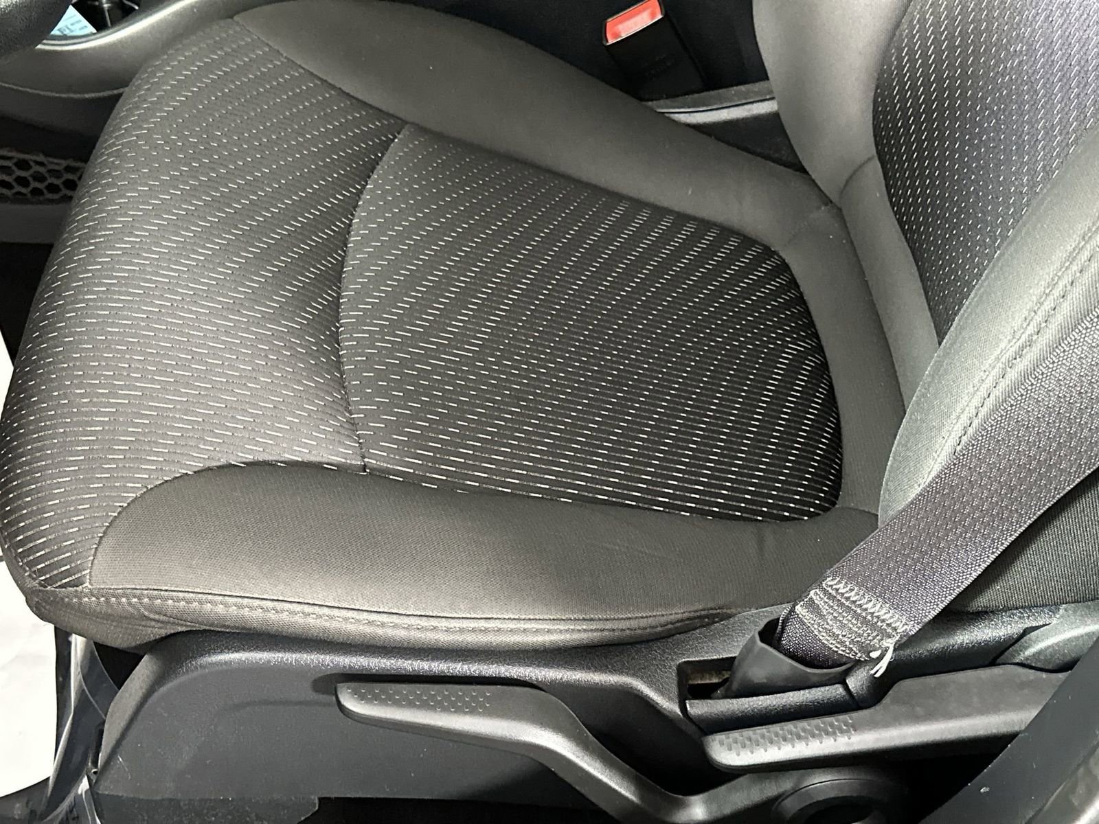 Used 2017 Dodge Journey SE image 12