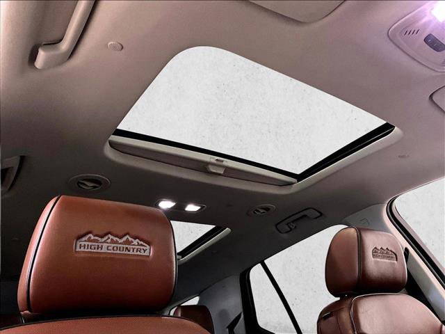 Used 2020 Chevrolet Traverse High Country FWD image 17