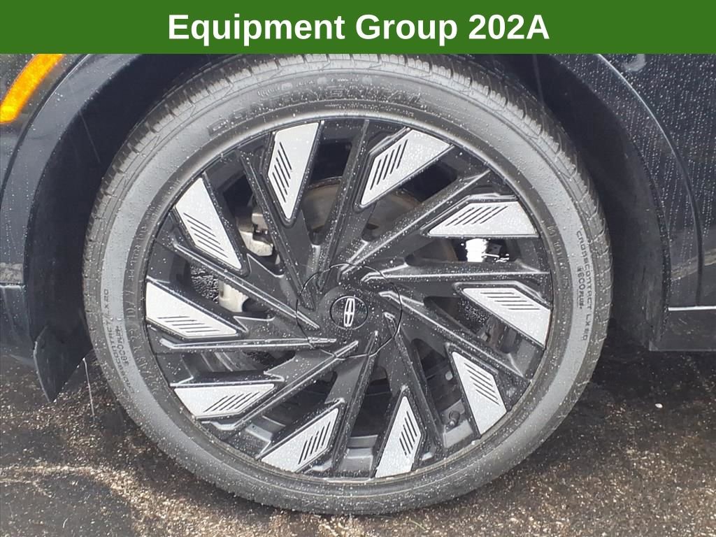 Used 2024 Lincoln Nautilus Reserve w/ Equipment Group 202A image 14