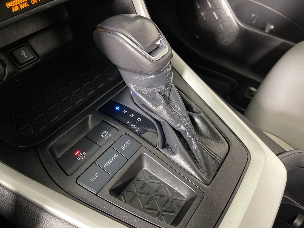 Used 2022 Toyota RAV4 XLE Premium image 22