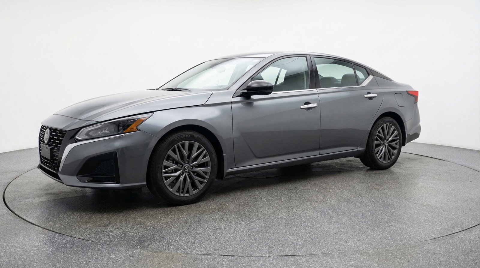 Used 2025 Nissan Altima 2.5 SV image 3