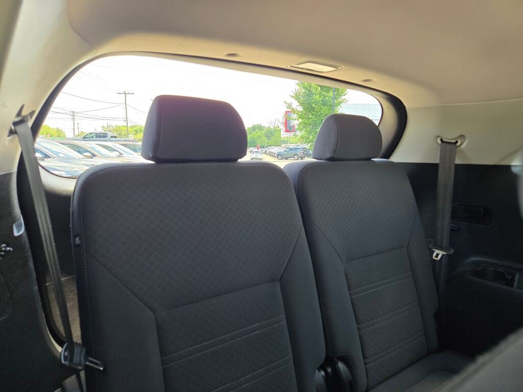 Used 2017 Kia Sorento LX w/ LX Convenience Package image 11