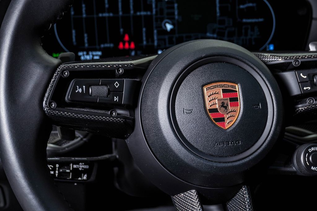 Certified 2025 Porsche Cayenne Coupe image 20