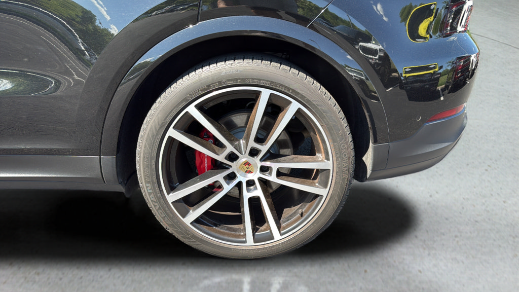 Used 2024 Porsche Cayenne S AWD/4WD image 15