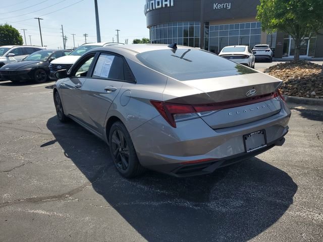 Certified 2023 Hyundai Elantra SEL FWD image 3