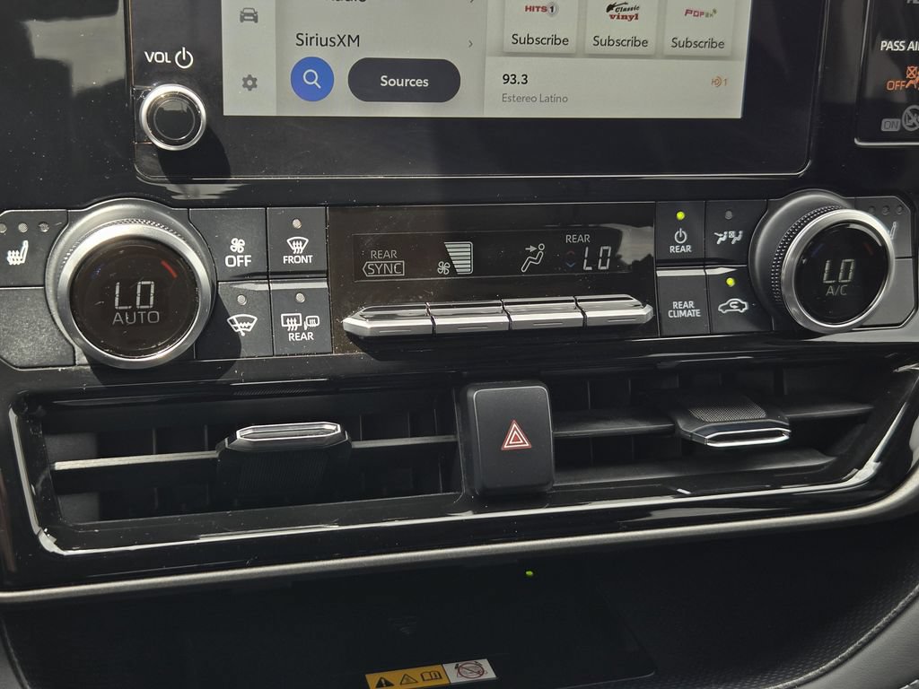 Used 2024 Toyota Highlander XLE FWD image 20