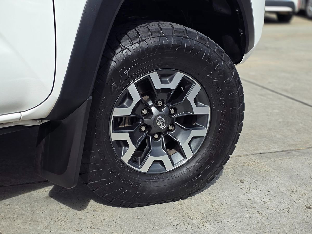 Used 2022 Toyota Tacoma TRD Off-Road w/ Technology Package AWD/4WD image 14