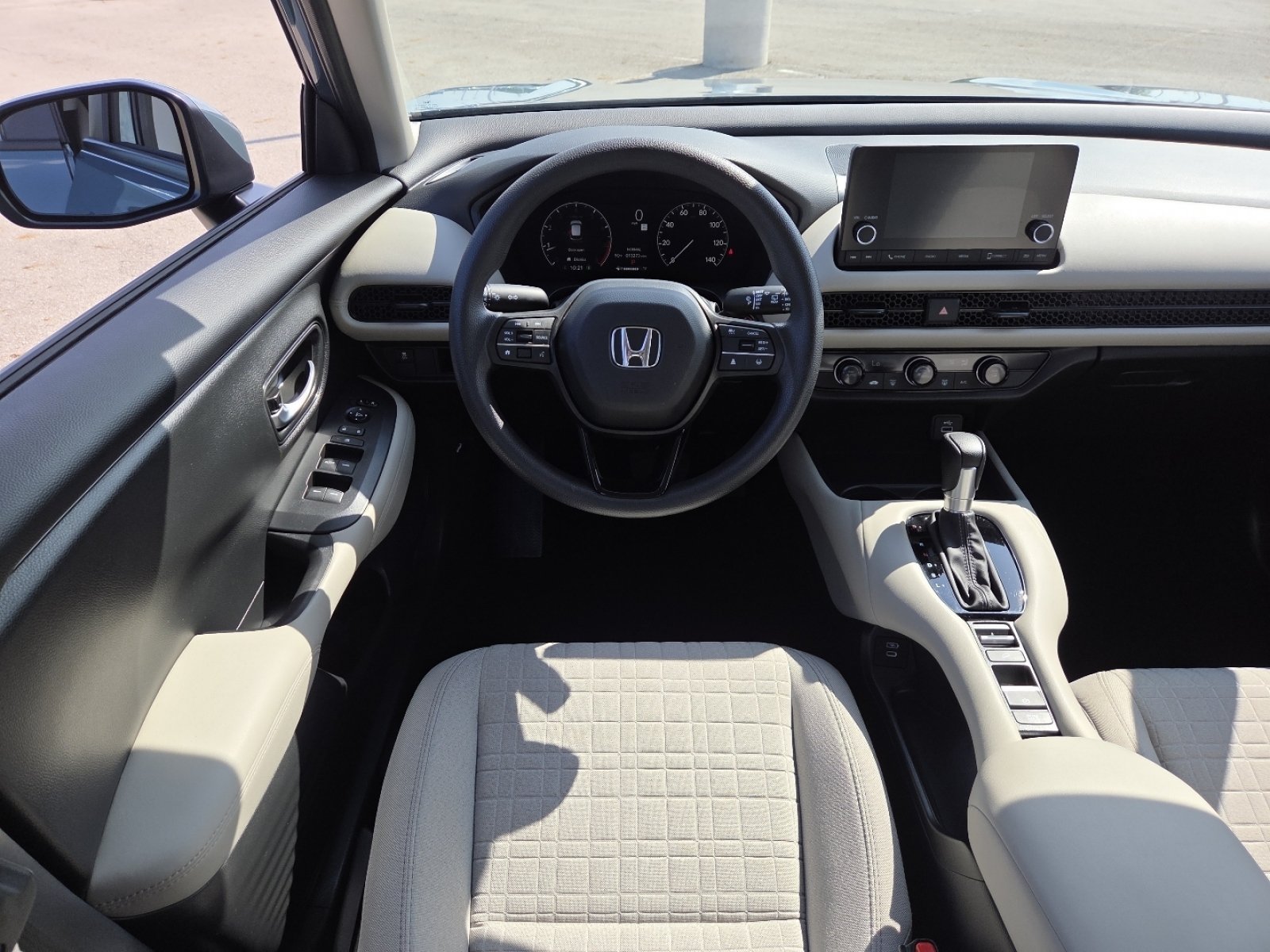 Used 2025 Honda HR-V LX image 25